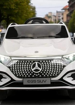 Детский электромобиль на аккумуляторе джип mercedes eq5 с пультом радиоуправления для детей 3-8 лет белый