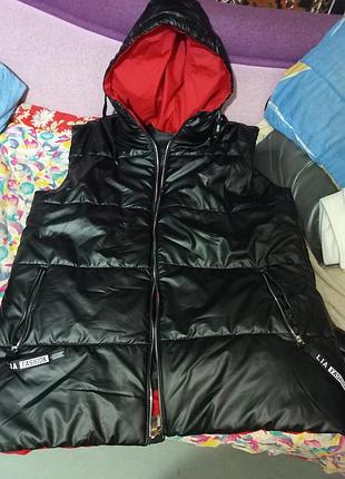 Продам жіночу желетку