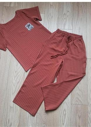 Літній костюм з штанами