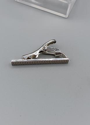 Короткий затискач краватки