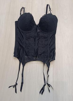 Кружевной корсет с подвязками для чулок