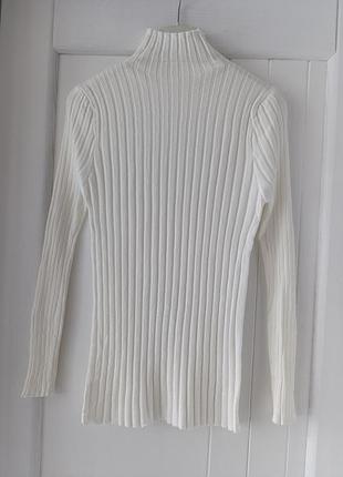 Белый гольф в рубчик женская базовая водолазка