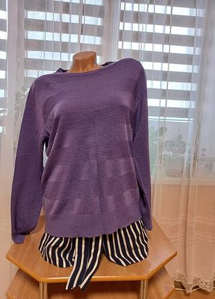 Светр жіночий