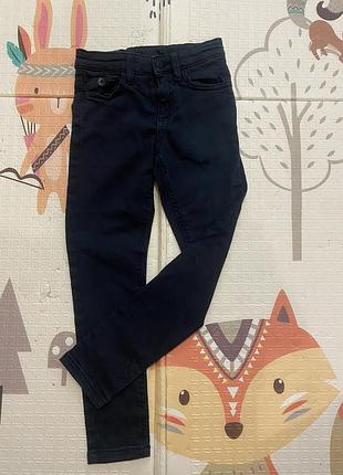 Джинси скінні