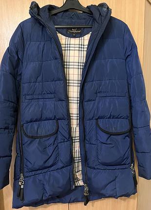 Стильний жіночий пуховик темно синій