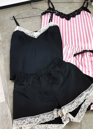 Соблазнительная сатиновая черная пижамка