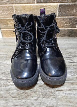 Ботинки деми лаковые 33 размер