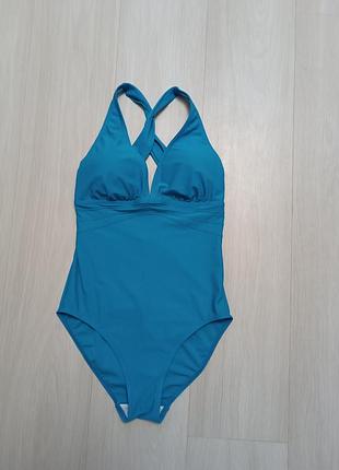 Красивый яркий упальник