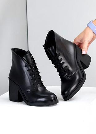 Стильные женские зимние ботинки