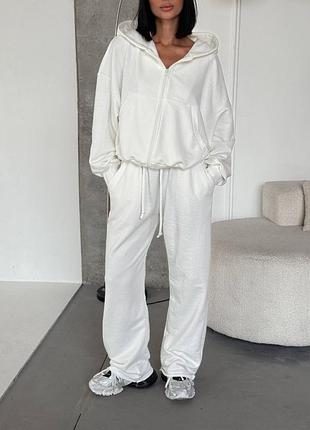 Уютный спортивный костюм с худи на молнии и прямыми брюками-палаццо