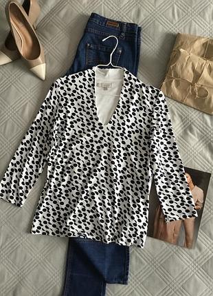 Стильный красивый лонгслив с мысом в приятном мягком хлопке в размере m