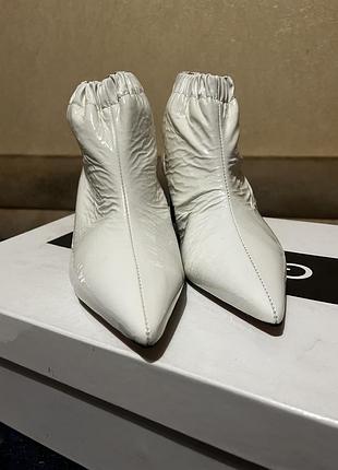 Ботильйони лакована шкіра