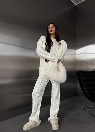 Тепленький костюм