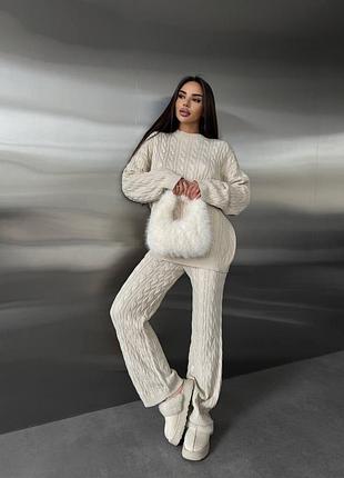 Тепленький костюм