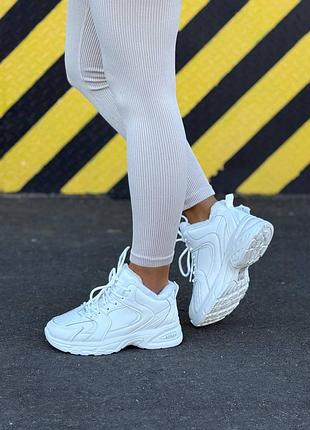 Женские зимние кроссовки