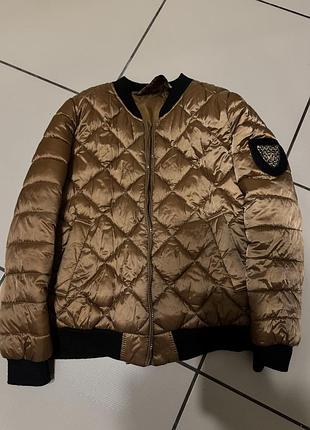 Жіноча куртка-бомбер