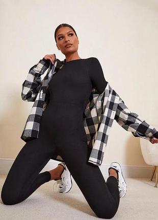 Комбинезон prettylittlething cзади на змейке l
