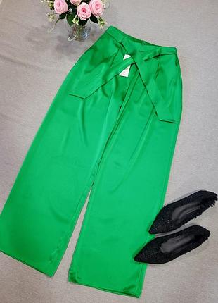 Брюки сатиновые с карманами