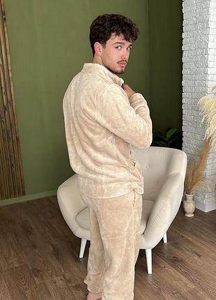 Чоловічий костюм на блискавці