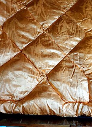 Ковдра напівпухова полуторна.