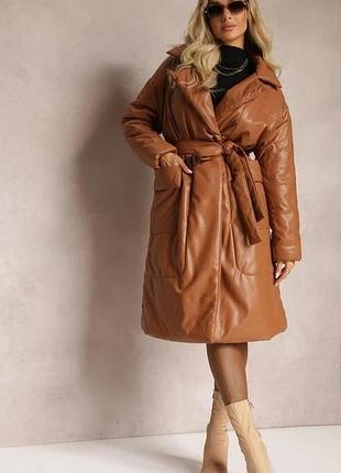 Женское демисезонное пальто с дизайнерской вишивкой