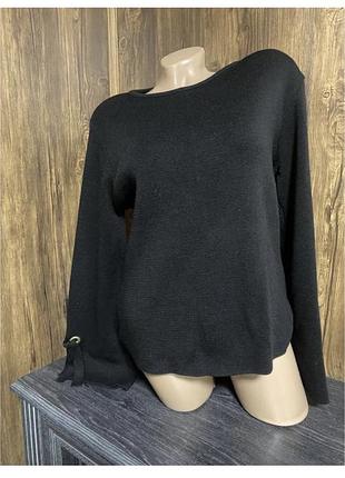 Светр жіночий