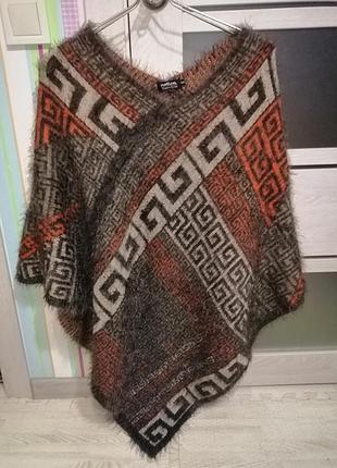 Красиве тепле пончо