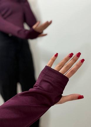 Лонгслів з вирізом під палець