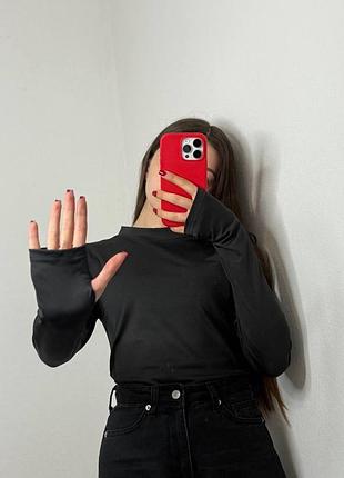 Лонгслів з вирізом під палець