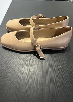 Лодочки шкіряні estro, 37 розмір