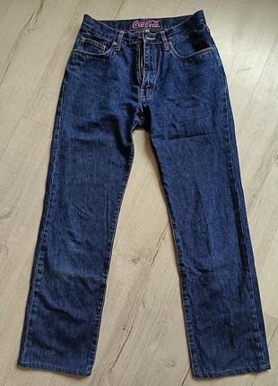 Эксклюзивные фирменные джинсы от coca cola прямого кроя с розовыми швами в размере м