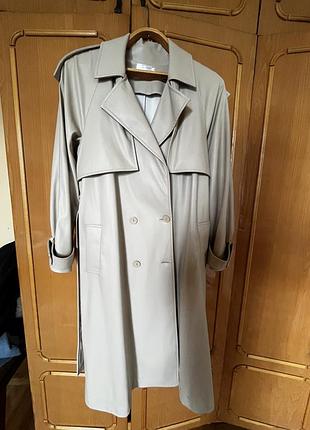 Бежевий тренч