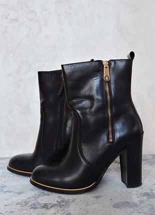 Жіночі шкіряні черевики tommy hilfiger, чорні ботильйони на підборах, кожаные ботинки tommy hilfiger