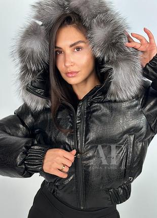Пуффер жіночий зі шкірозамінника з натуральним хутром блюфрост — новинка сезону