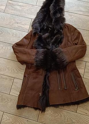 Дубленка женская очень стильная и теплая