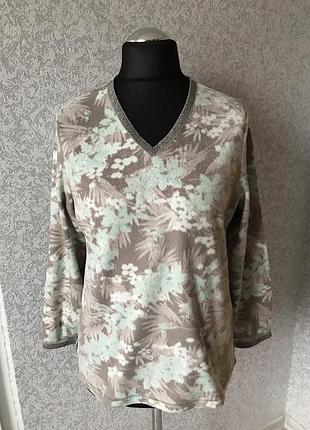 Чудесная, женская, тёплая, мягкая кофточка, пуловер для дома или сна.