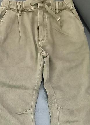 Новые брюки фирмы zara на мальчика 6 лет.очень красивый материал, стильные и удобные.