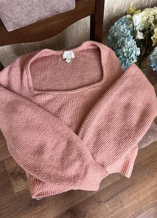 Светр жіночий