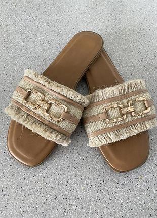 Стильні щльопанці