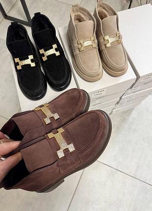Стильна новинка🛍шоколадні замшеві черевики з металевою фурнітурою сезон на вибір 🍁❄