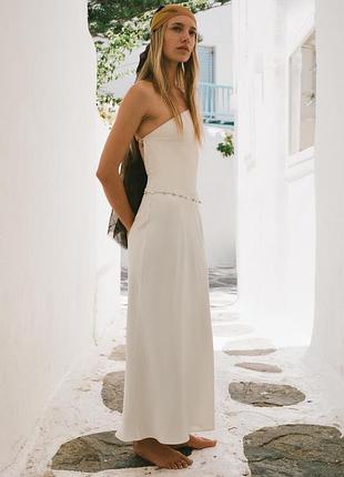 Атласна спідниця середньої довжини