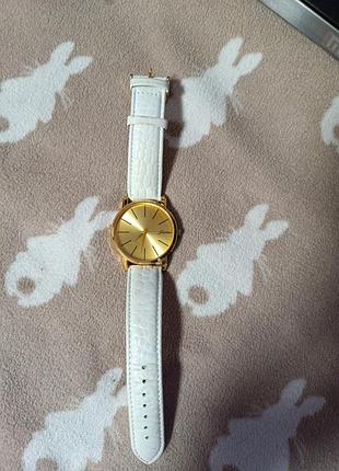 Годинник наручний