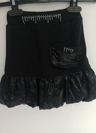 Юбка теплая.
черный цвет