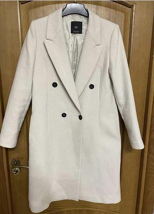 Светлое базовое полушерстяное пальто 46 р mango