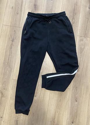 Штани спортивні staff