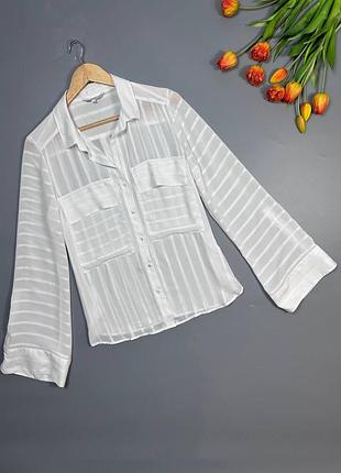 Сорочка білосніжна с об'ємними рукавами