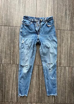 Синие джинсы укороченные бойфренды