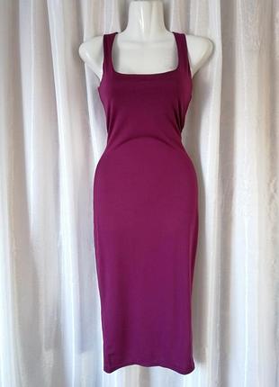 Трикотажное платье длины миди по фигуре с открытой спинкой фасон майка сливовый цвет размер м полуобхват груди 38 см тянется на 56 см на груди