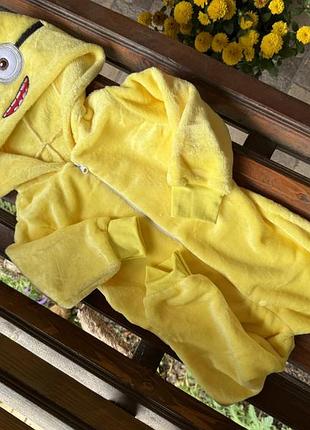 Кигуруми миньон