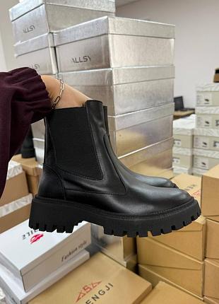 Зимние челси 
цвет: черный, натуральная кожа